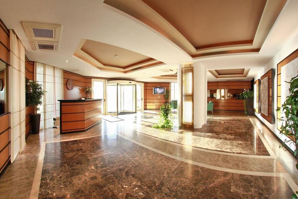 בוקרשט Monte Carlo Palace Rooms מראה חיצוני תמונה