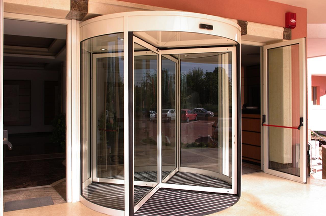 בוקרשט Monte Carlo Palace Rooms מראה חיצוני תמונה