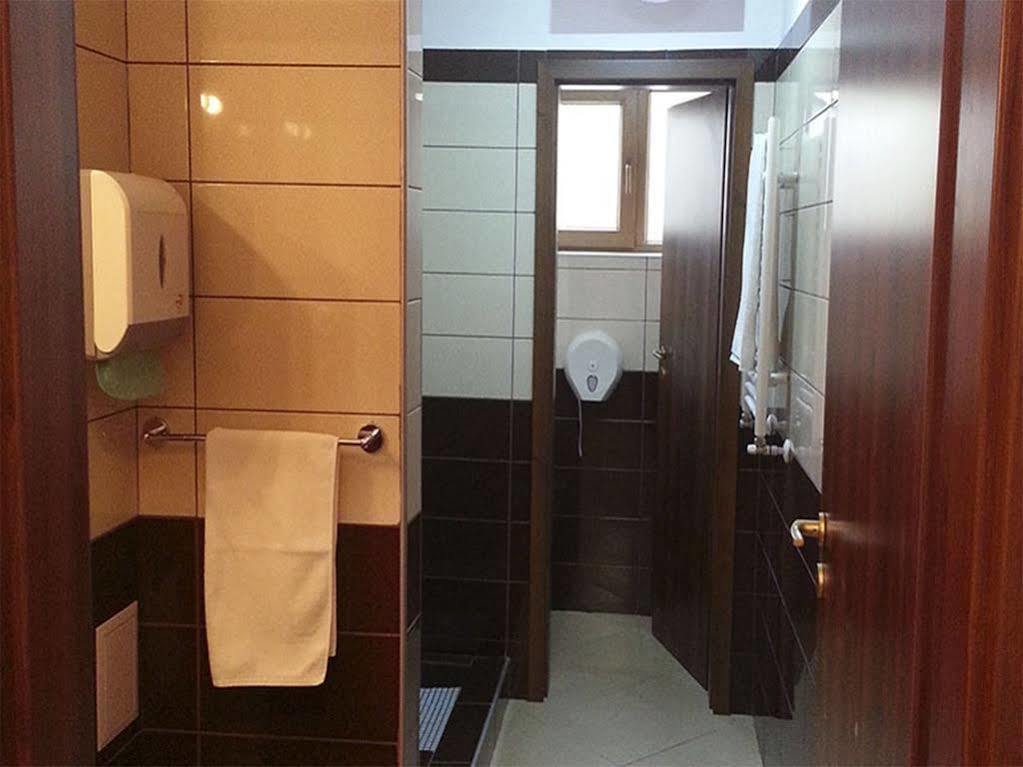 בוקרשט Monte Carlo Palace Rooms מראה חיצוני תמונה